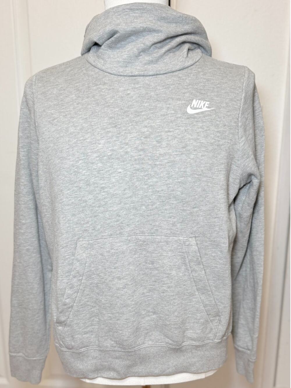 Nike Women’s Medium Gray Funnel Neck Pullover Fleece Swoosh Sweatshirt